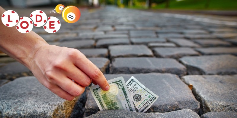 Mơ Thấy Lượm Tiền: Giải Mã Giấc Mơ Tìm Số May Mắn 2 Mơ lượm tiền rách, tiền giả báo hiệu sự cẩn trọng với các quyết định tài chính