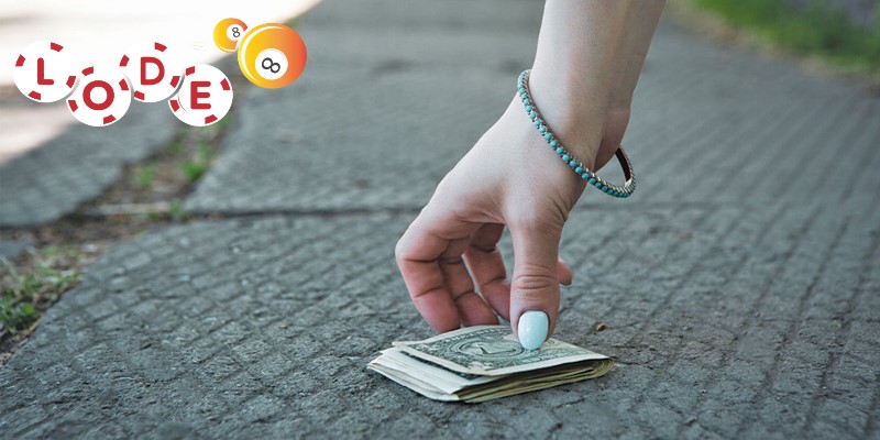 Mơ thấy lượm tiền